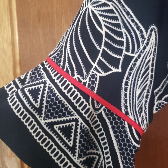 Dress - Picture 2 of 4